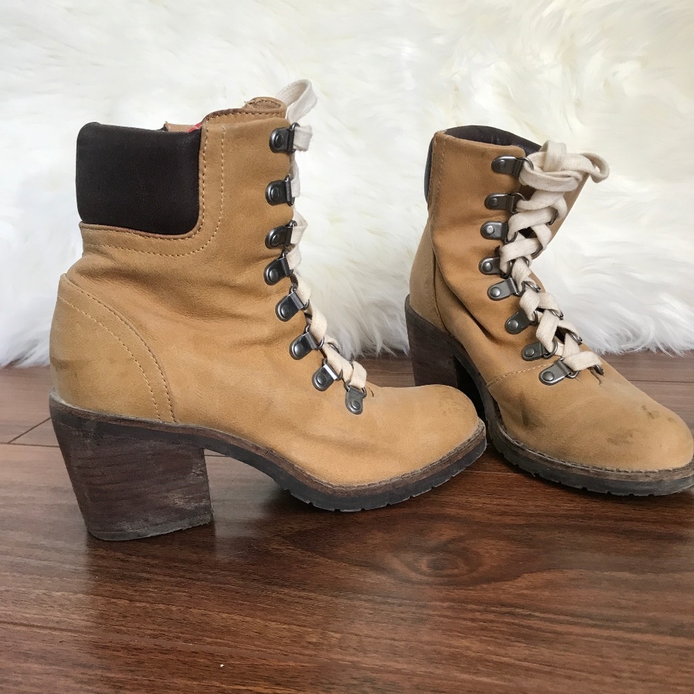 Nasty Gal Lace Up Camel / Tan Booties - US 5